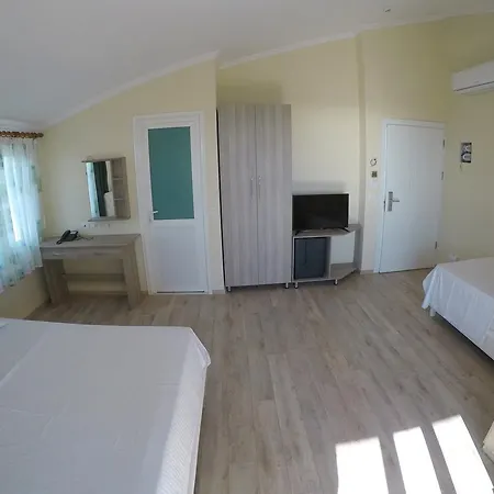 Korabi Hotel Golem (Tirana)